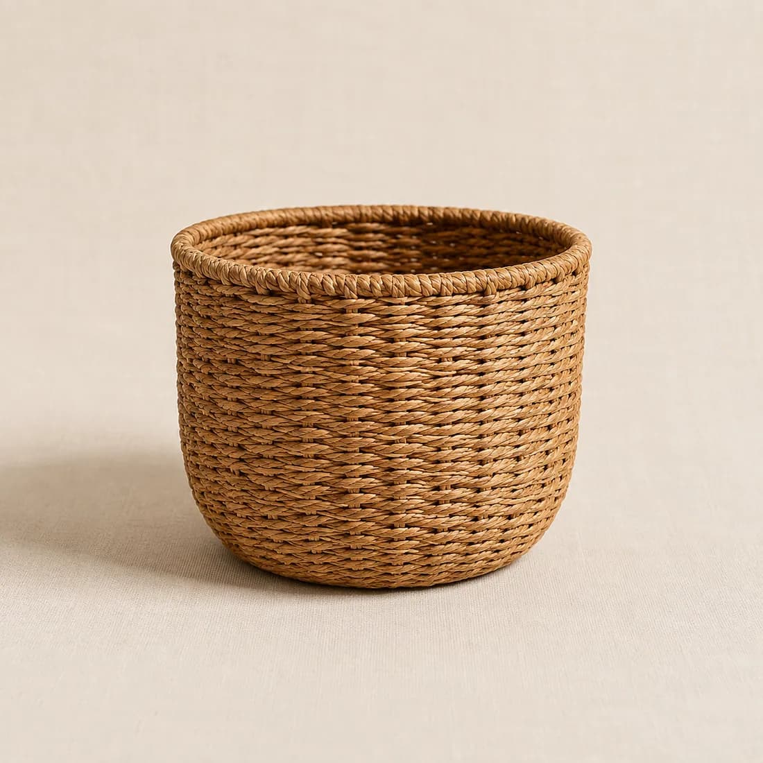 Pot Cover Ø30 — Water Hyacinth — Water hyacinth weave, shown empty on a plain background
